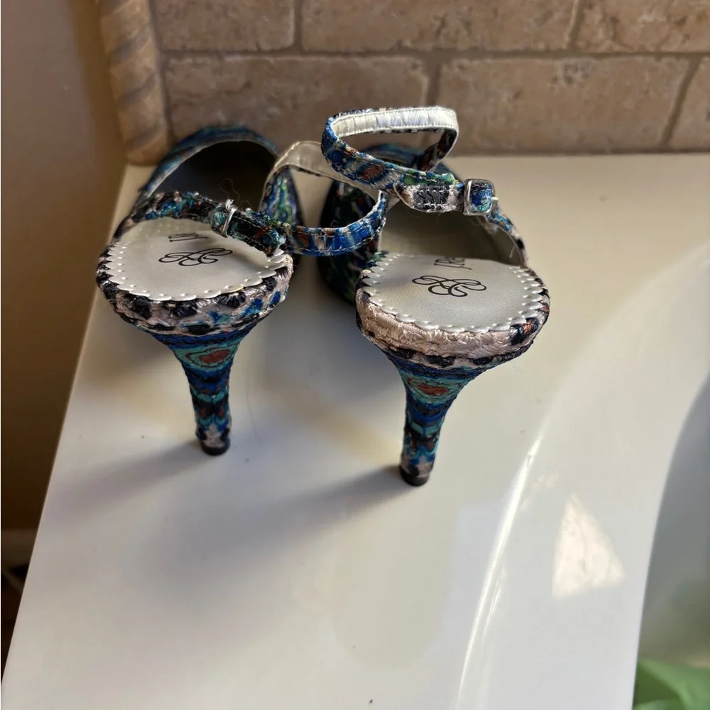 J.Renee Blue and Green Peacock Camelia Patterned Heels Women’s 11W 4” Heel - Picture 4 of 8